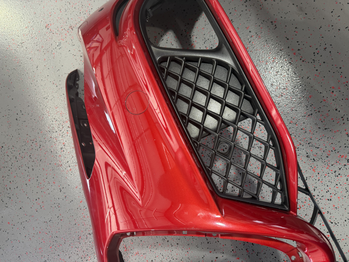Alfa Romeo Giulia Quadrifoglio Front Bumper - Rosso Etna - Take Off Alfa Romeo Giulia Quadrifoglio Front Bumper - Rosso Etna - Take Off