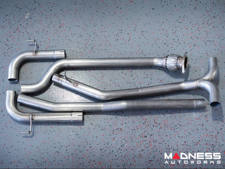 Alfa Romeo Giulia Performance Exhaust - 2.0L - MADNESS - Monza - Forged Carbon Fiber Tips