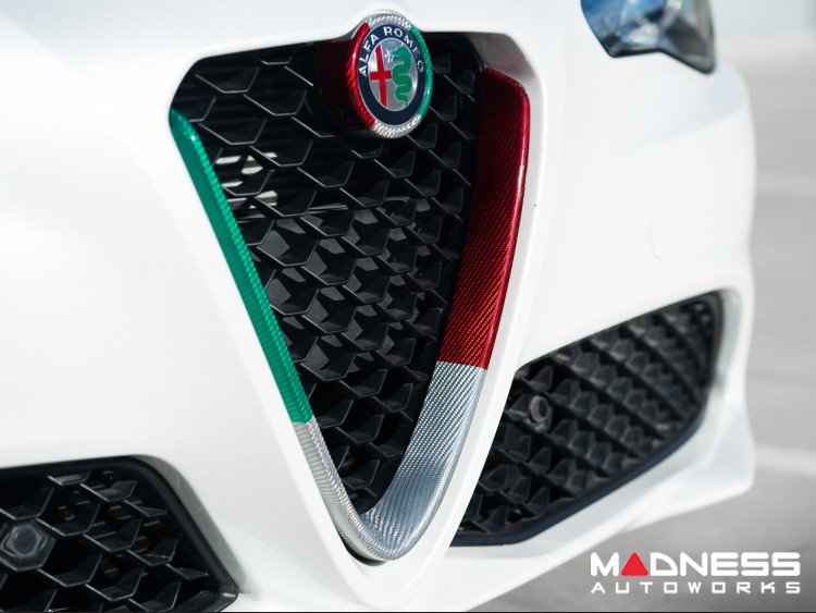 Alfa Romeo Giulia Front V Shield Grill Frame - Carbon Fiber - Italian Theme - Feroce Carbon