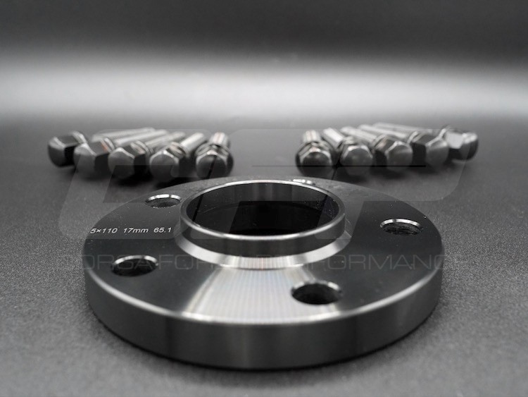 Alfa Romeo Giulia Wheel Spacers - CFP - 17mm - Black - set of 2 w/ extended bolts