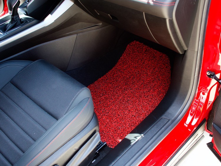 Alfa Romeo Tonale All Weather Floor Mats - Rubber Woven Carpet - Front Set - Red + Black 