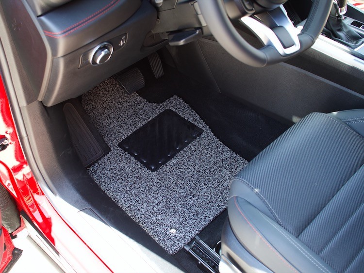 Alfa Romeo Tonale Floor Mats - All Weather - Rubber Woven Carpet - Front Set - Black + Grey 