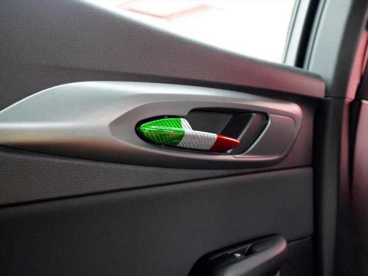 Alfa Romeo Tonale Interior Door Handle Trim Set - Carbon Fiber - Italian Theme
