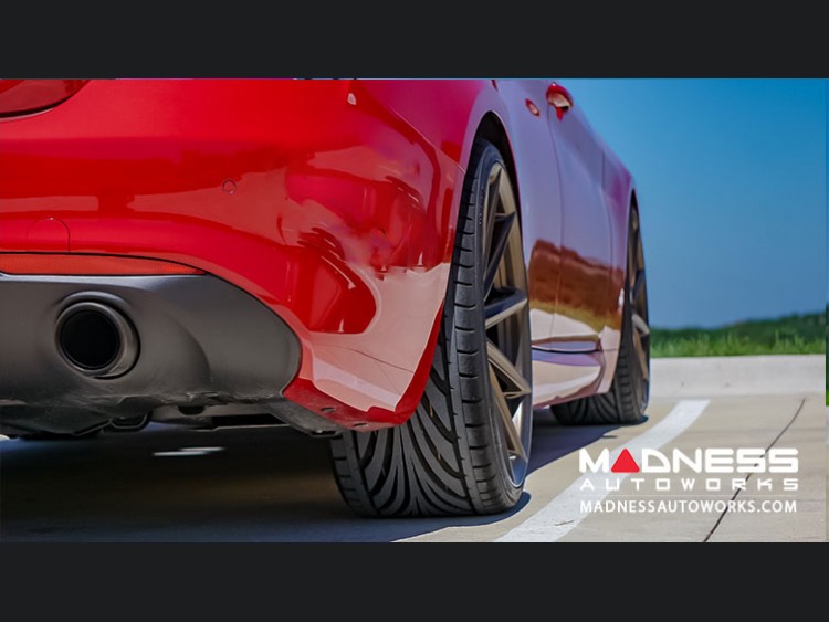 Alfa Romeo Giulia Performance Exhaust - 2.0L - MADNESS - Monza - Carbon Fiber/ Blue Flame Tips